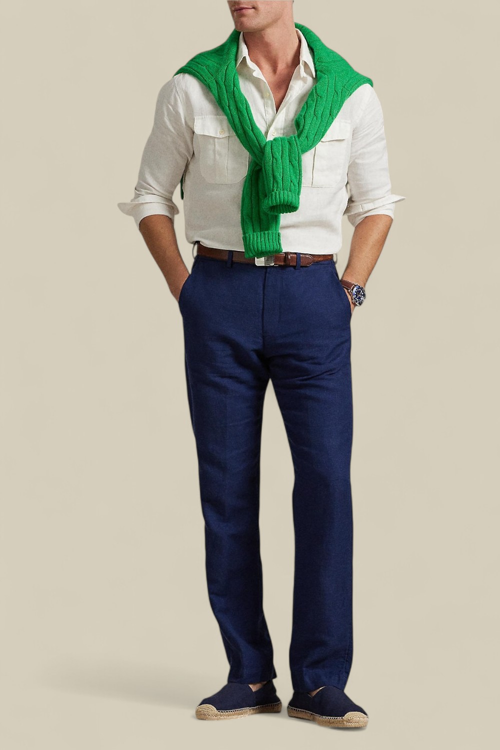 תמונת כל הלוק של מכנסיים ארוכים